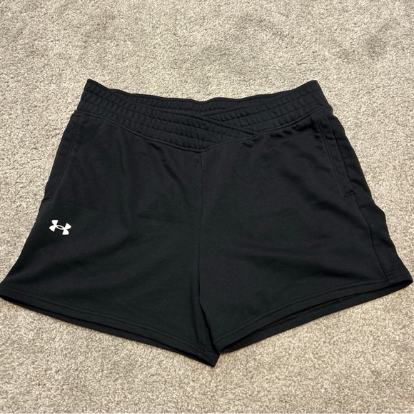 Under Armour Women's Athletic Black Shorts - Picture 1 of 3